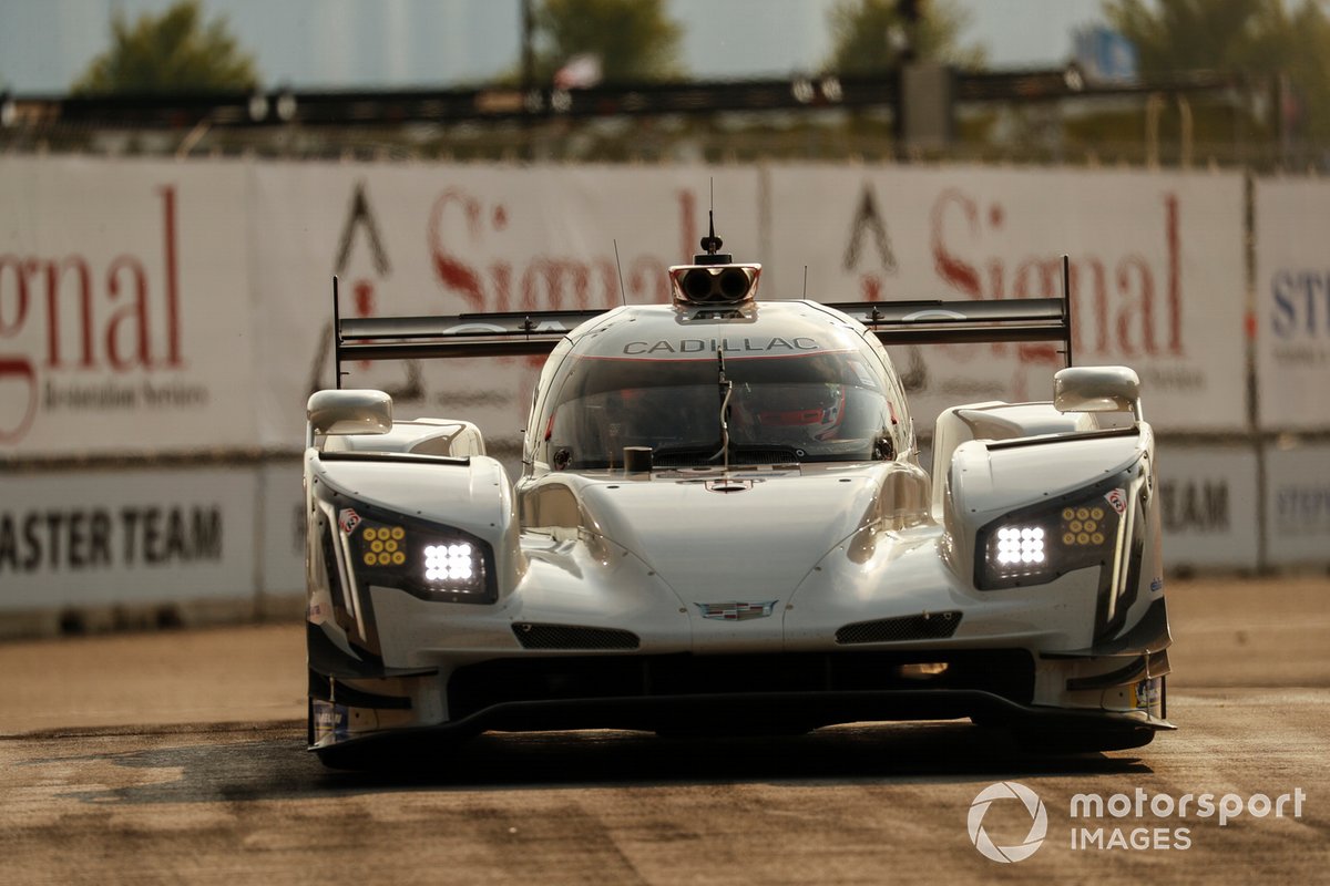 #01 Chip Ganassi Racing Cadillac DPi: Renger van der Zande, Kevin Magnussen