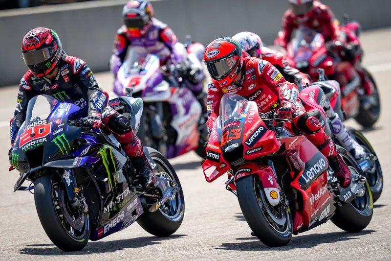 Fabio Quartararo et Pecco Bagnaia au départ