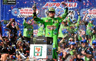 Kyle Busch, Joe Gibbs Racing, Toyota Camry Interstate Batteries celebrates his win