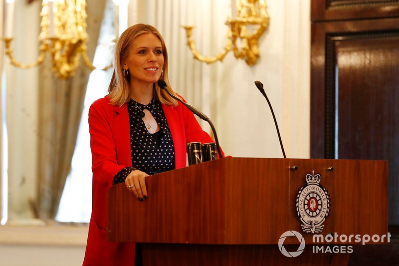 Presentadora Nicki Shields