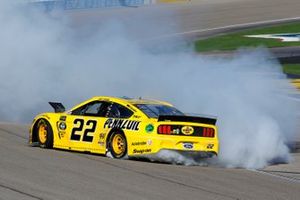 Joey Logano, Team Penske, Ford Mustang Pennzoil celebrates his win with a burnout 