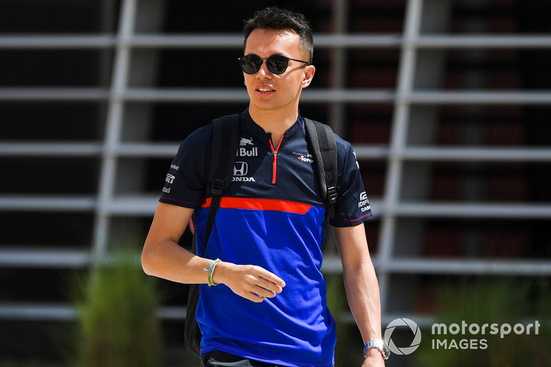 Alexander Albon, Toro Rosso, arriva nel paddock