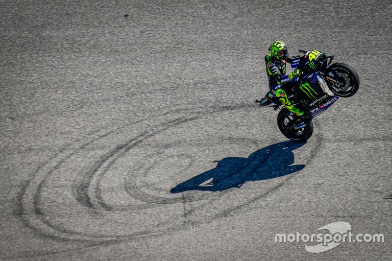 Wheelie: Valentino Rossi, Yamaha Factory Racing