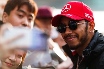 Lewis Hamilton, Mercedes AMG F1 takes a selfie with a fan