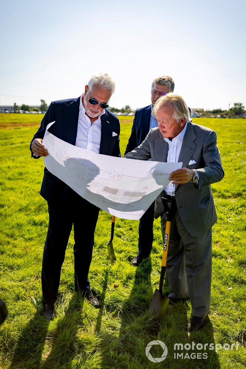 Lawrence Stroll, Owner, Aston Martin F1, Otmar Szafnauer, Team Principal and CEO, Aston Martin F1, and Anthony Bamford, chairman of JCB