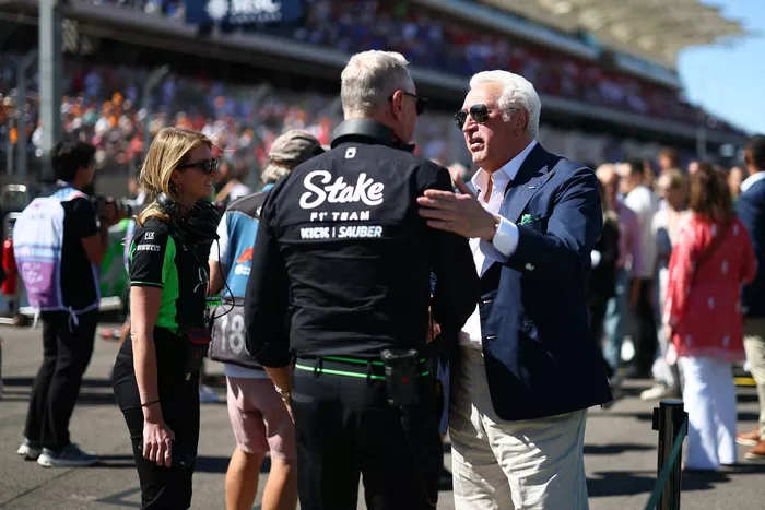 Jonathan Wheatley, Director del equipo Stake F1 Team Kick Sauber y Lawrence Stroll, Propietario de Aston Martin F1 Team