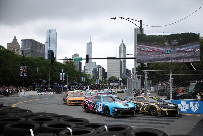 Carson Hocevar, Spire Motorsports Chevrolet, Kyle Busch, Richard Childress Racing Chevrolet