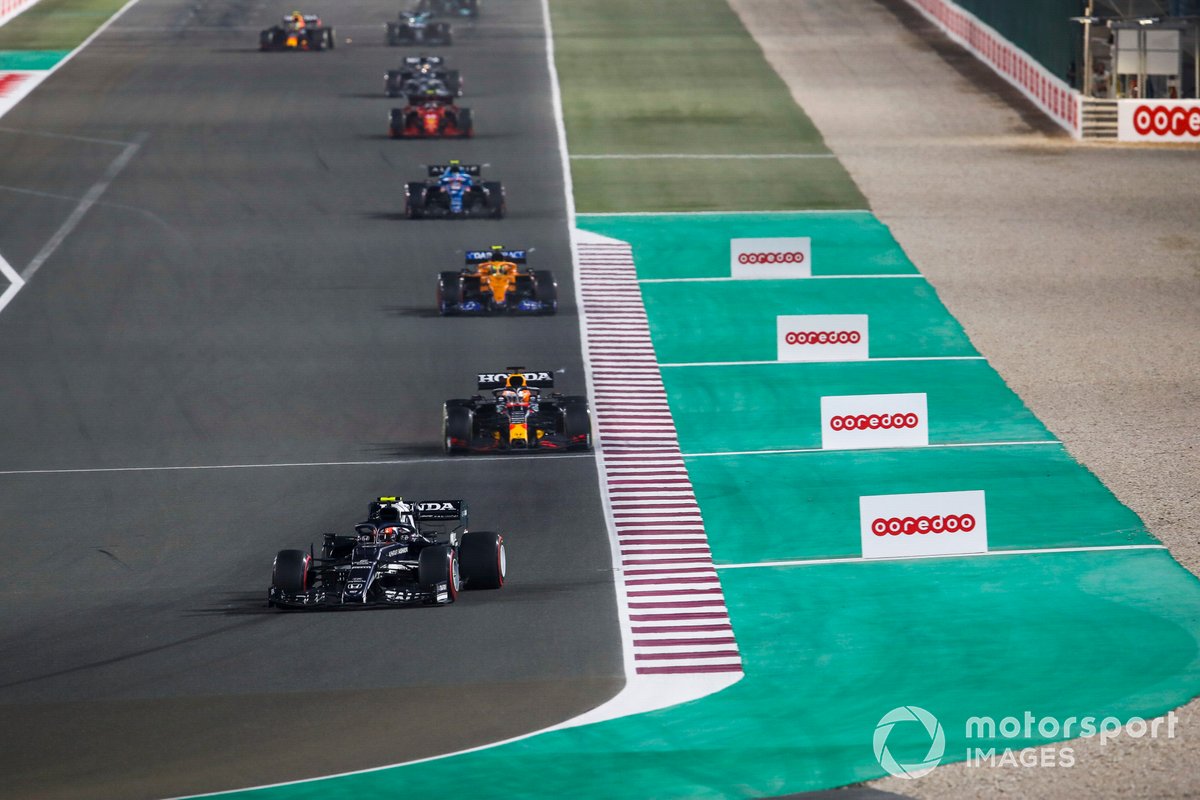 Pierre Gasly, AlphaTauri AT02, Max Verstappen, Red Bull Racing RB16B, Lando Norris, McLaren MCL35M ed Esteban Ocon, Alpine A521