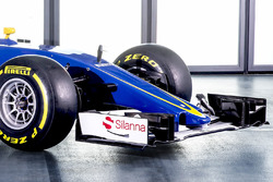Détails de l'aileron avant de la Sauber C35