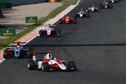 Alexander Albon, ART Grand Prix devance Oscar Tunjo, Jenzer Motorsport