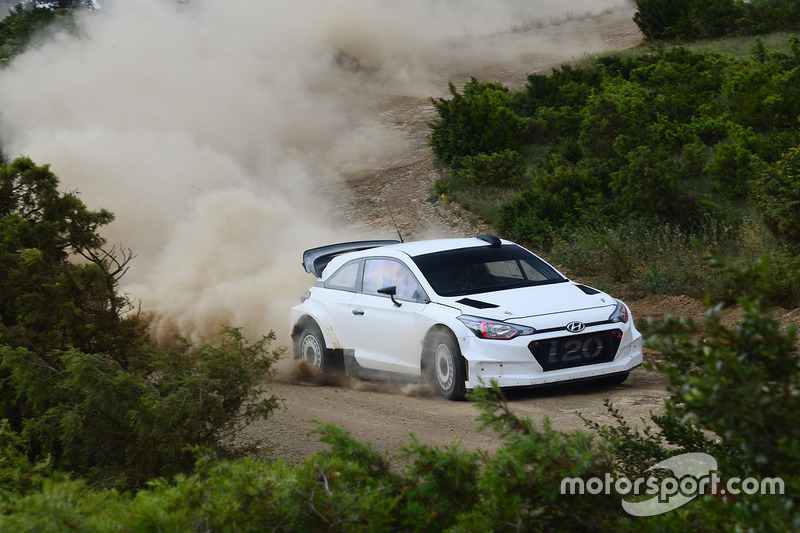 Hyundai i20 WRC 2017 testi