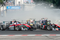 start, Nick Cassidy, Prema Powerteam Dallara F312 - Mercedes-Benz, Joel Eriksson, Motopark Dallara F312 - Volkswagen