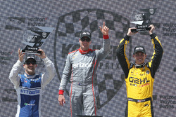 Podium : le vainqueur Will Power, Team Penske Chevrolet, le 2e Tony Kanaan, Chip Ganassi Racing Chevrolet, le 3e Graham Rahal, Rahal Letterman Lanigan Racing Honda