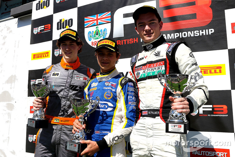 Podium : le vainqueur Lando Norris, Carlin; le deuxième Matheus Leist, Double R Racing; le troisième Will Palmer, HHC Motorsport