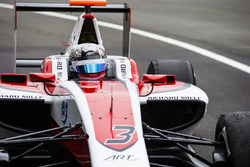 Ganador Alexander Albon, ART Grand Prix en parc ferme