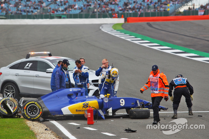 Ericsson chegou a sair andando do carro
