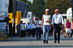 Esteban Gutiérrez, Haas F1 Team con Didier Coton, Manager del piloto
