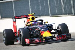 Max Verstappen, Red Bull Racing RB12 avec le Halo