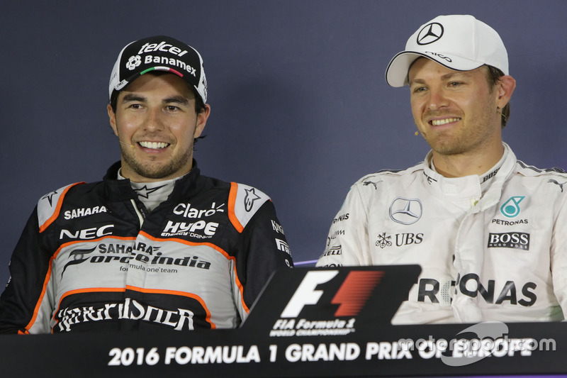 Segundo lugar Sergio Pérez, Sahara Force India F1 y el gandor de la pole Nico Rosberg, Mercedes AMG F1 en la post Conferencia de prensa FIA