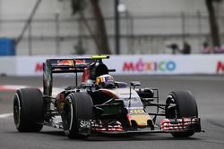 Carlos Sainz Jr, Scuderia Toro Rosso STR11