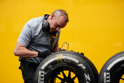 Pirelli tyre technician with Renault Sport F1 Team tyres