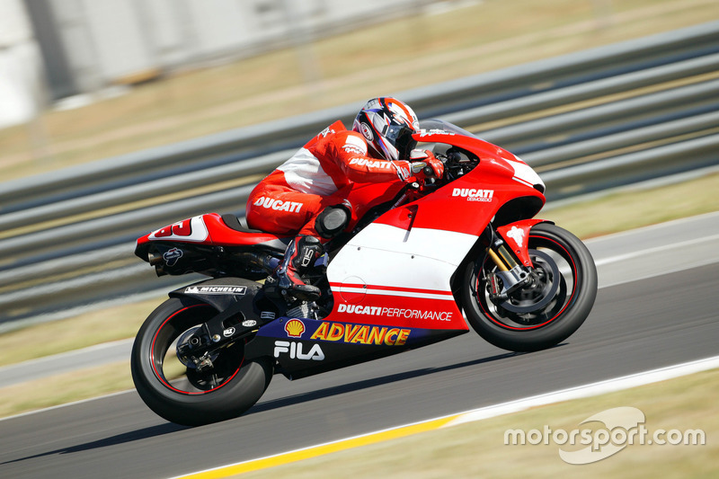 2003 (Desmosedici GP3)