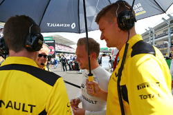 Kevin Magnussen, Renault Sport F1 Team on the grid