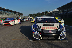 Finlay Crocker, VFR Racing, Honda Civic-TCR in griglia