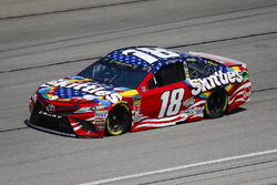 Kyle Busch, Joe Gibbs Racing, Toyota Camry Skittles Red White & Blue