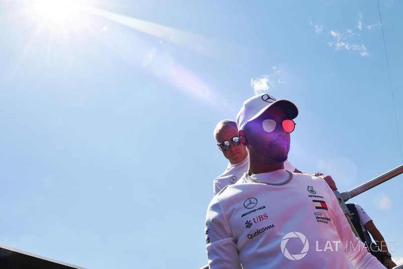 Lewis Hamilton, Mercedes-AMG F1, en el drivers parade