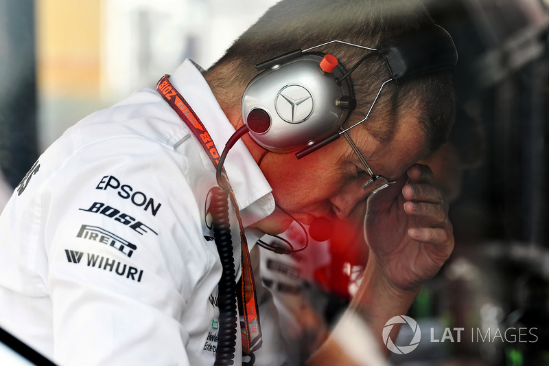Старший инженер Mercedes AMG F1 Саймон Коул