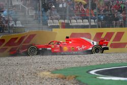 Sebastian Vettel, Ferrari SF71H crashes out of the race