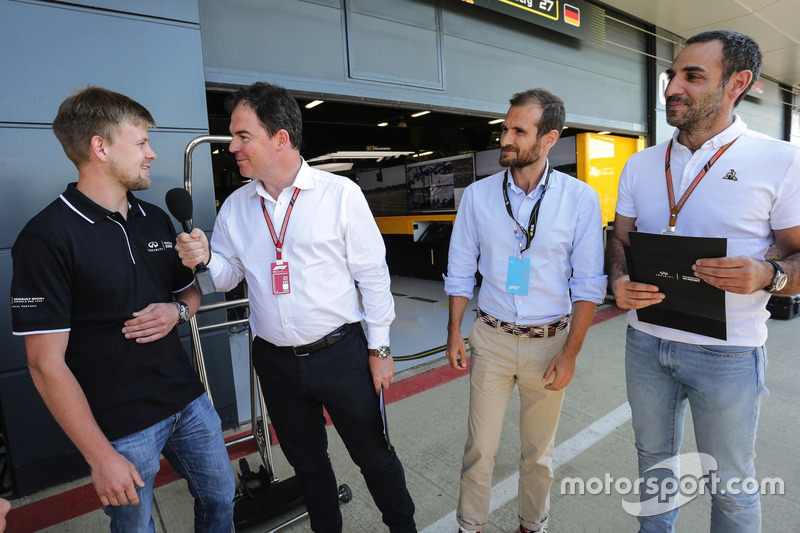 Infiniti Engineering Academy avec James Allen et Cyril Abiteboul, directeur général, Renault Sport F1 Team