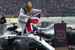 2017 World Champion Lewis Hamilton, Mercedes AMG F1