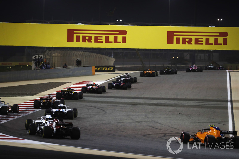 Marcus Ericsson, Sauber C37 Ferrari, Lance Stroll, Williams FW41 Mercedes, Romain Grosjean, Haas F1 