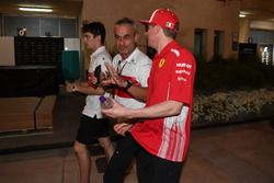 Beat Zehnder, Sauber Manager and Kimi Raikkonen, Ferrari