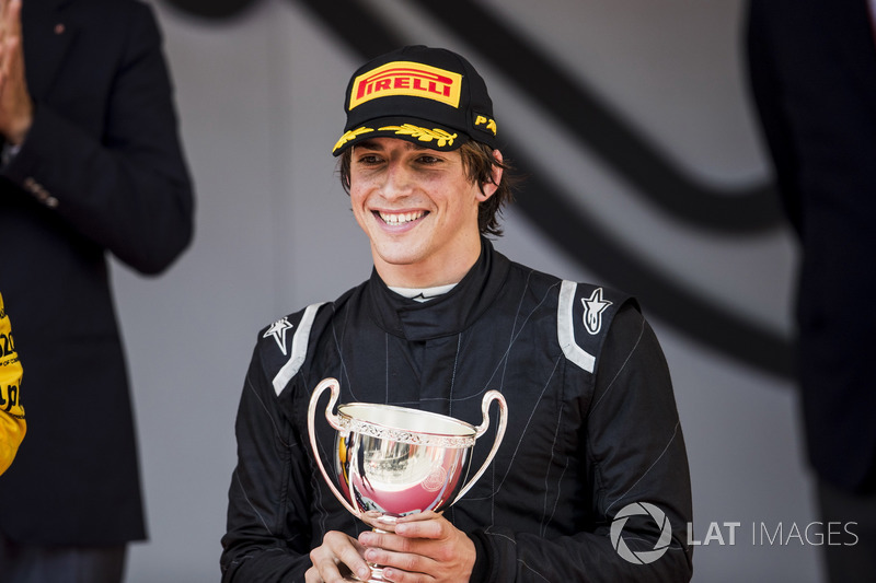 Podio: tercer lugar Roberto Merhi, MP Motorsport