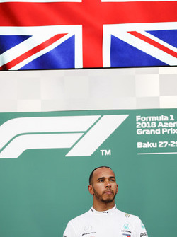 Podyum: Yarış galibi Lewis Hamilton, Mercedes AMG F1