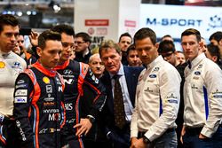 Nicolas Gilsoul, Thierry Neuvile, Sébastien Ogier, Malcolm Wilson et Elfyn Evans lors de la présentation WRC