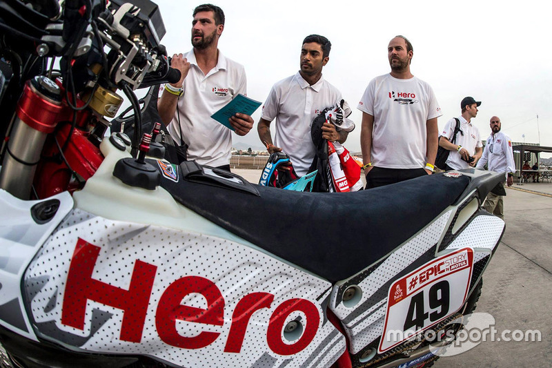 #61 Hero MotoSports Team Rally: Oriol Mena, #49 Hero MotoSports Team Rally: CS Santosh, #26 Hero MotoSports Team Rally: Joaquim Rodrigues
