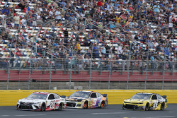 Erik Jones, Joe Gibbs Racing, Toyota Camry Sport Clips Chase Elliott, Hendrick Motorsports, Chevrolet Camaro SunEnergy1