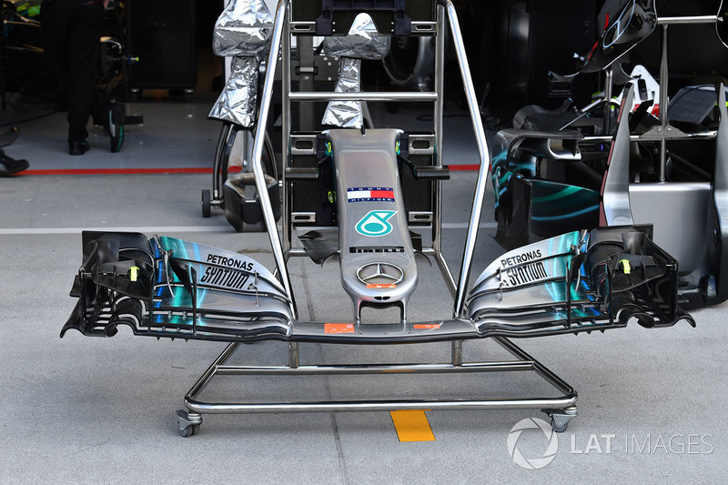 Sayap depan Mercedes-AMG F1 W09