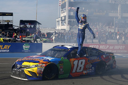 Kyle Busch, Joe Gibbs Racing, Toyota Camry M&M's Caramel