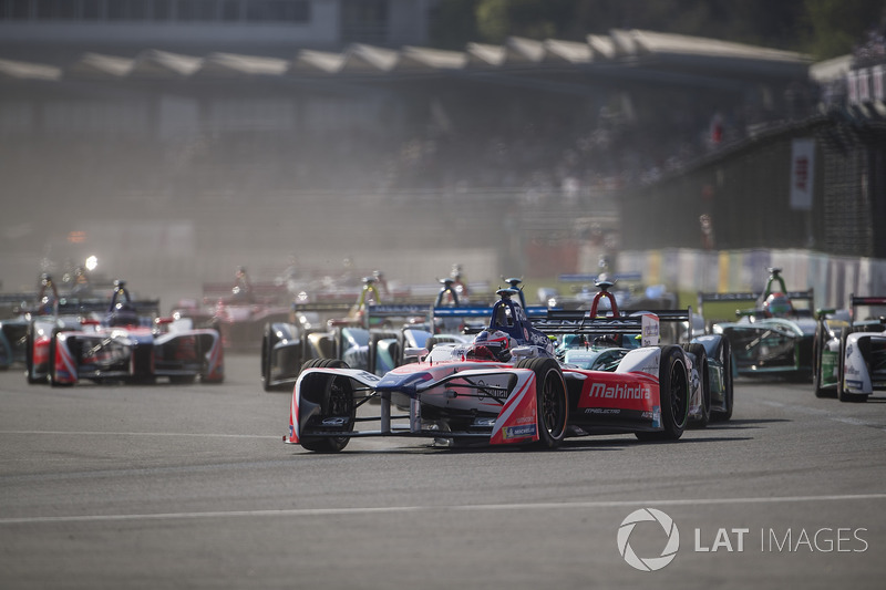 Felix Rosenqvist, Mahindra Racing, en la arrancada