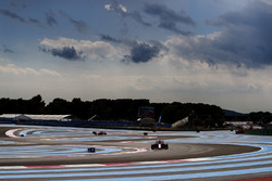 Daniel Ricciardo, Red Bull Racing RB14, Kimi Raikkonen, Ferrari SF71H