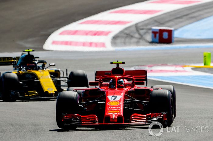 Kimi Raikkonen, Ferrari SF71H, Carlos Sainz Jr., Renault Sport F1 Team R.S. 18