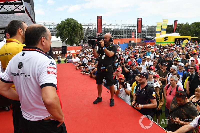 Frédéric Vasseur, team principal Sauber, Cyril Abiteboul, directeur général de Renault Sport Racing et Éric Boullier, directeur de la compétition de McLaren