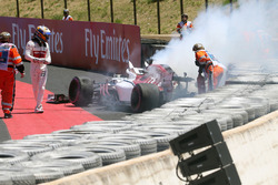 Marcus Ericsson, Sauber C37 crashes in FP1 and catches fire