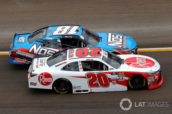 Kyle Busch, Joe Gibbs Racing, Toyota Camry NOS y Christopher Bell, Joe Gibbs Racing, Toyota Camry Rheem