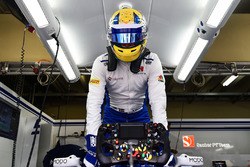 The steering wheel detail of Marcus Ericsson, Sauber C36